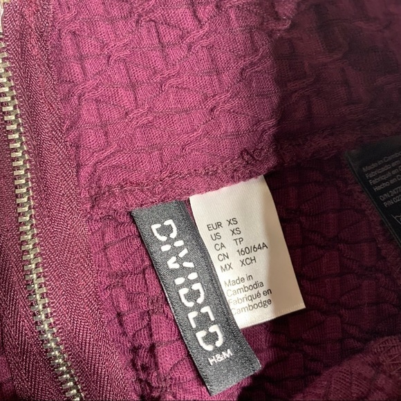 h&m XS burgundy skater mini skirt - Picture 2 of 5